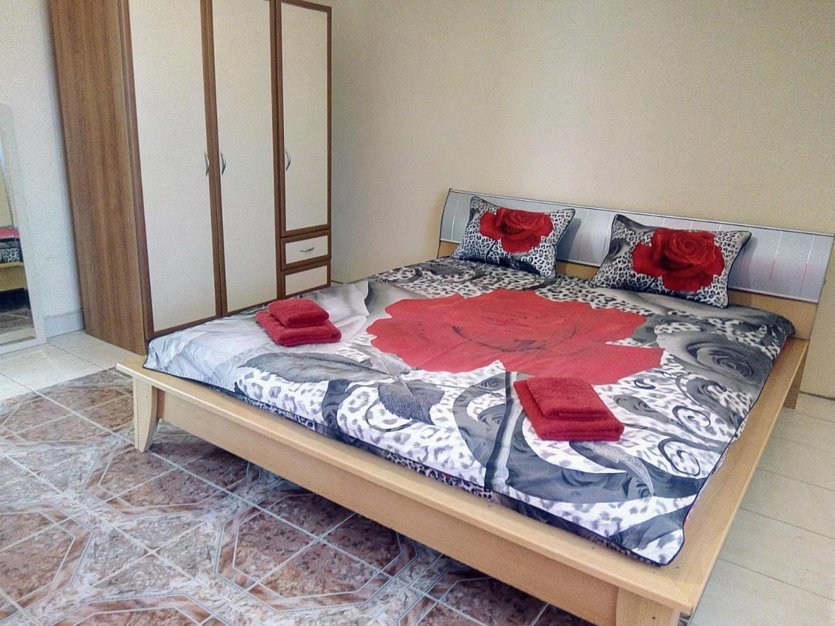 Гостевой Дом У Снежаны Provadiya Esterno foto